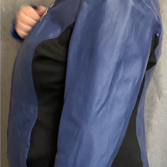Beautiful blue genuine leather jacket size 1x - Picture 2 of 3